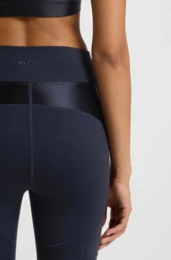 Active leggings with mesh inserts
