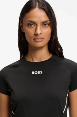 Active slim-fit T-shirt with moisture management