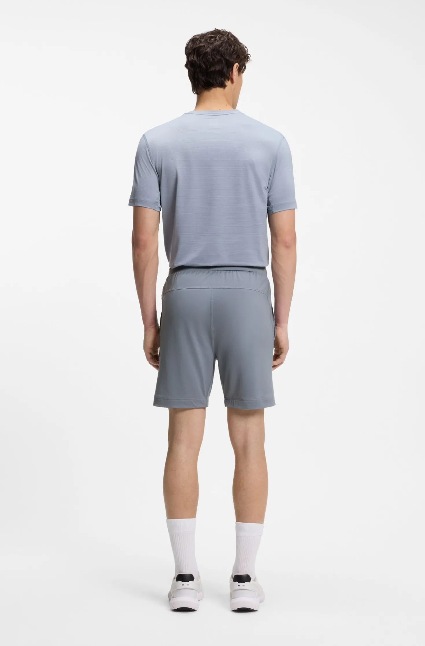 Active training shorts in quick-drying fabric