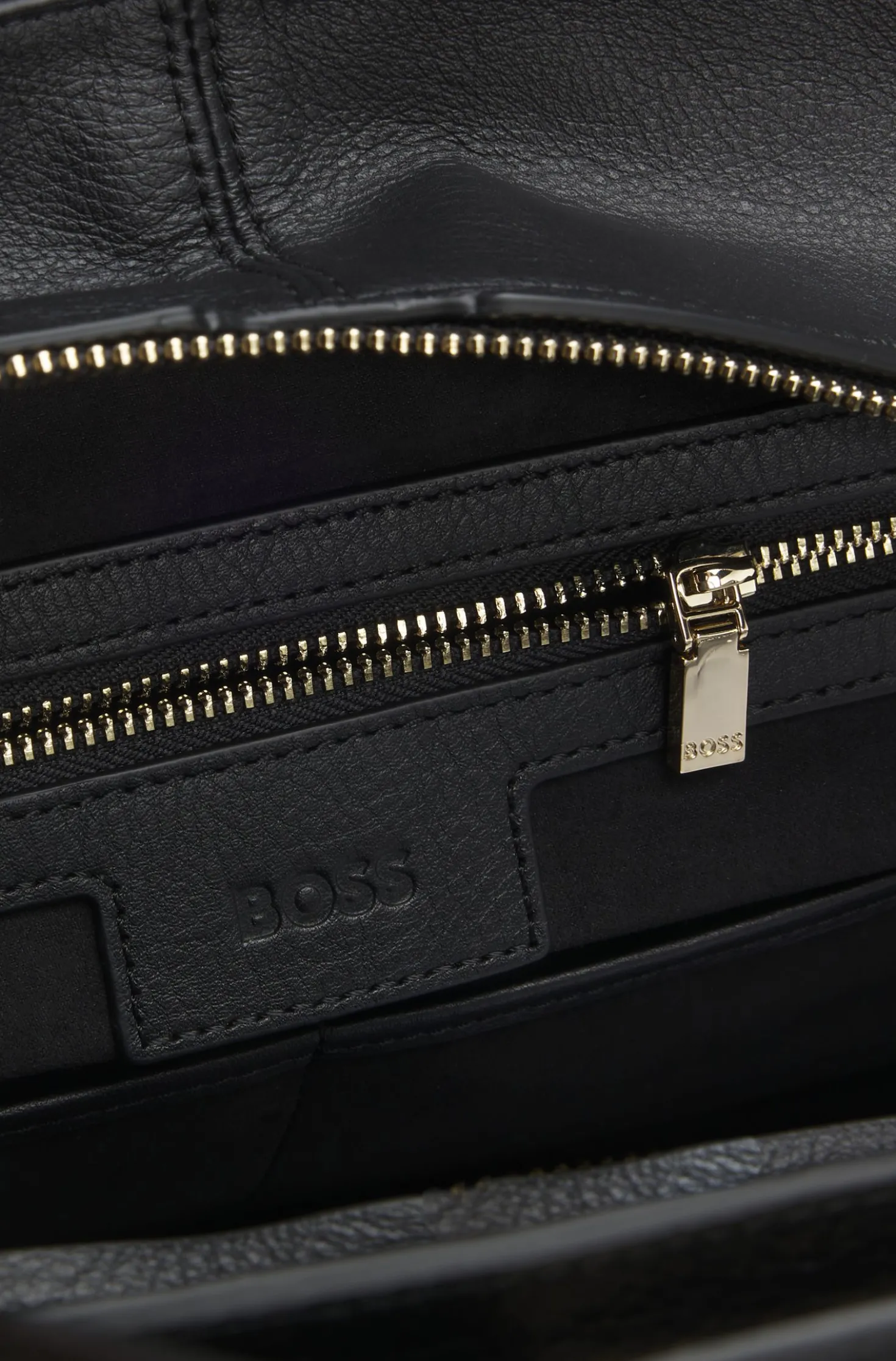 Ariell tote bag in leather with detachable strap