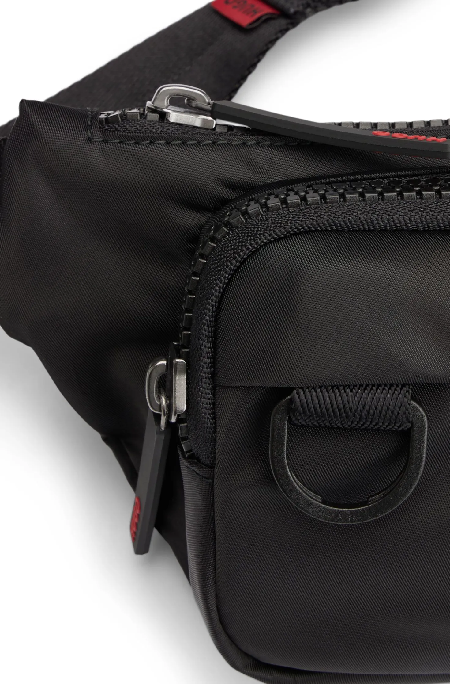Belt bag with rubber logo label