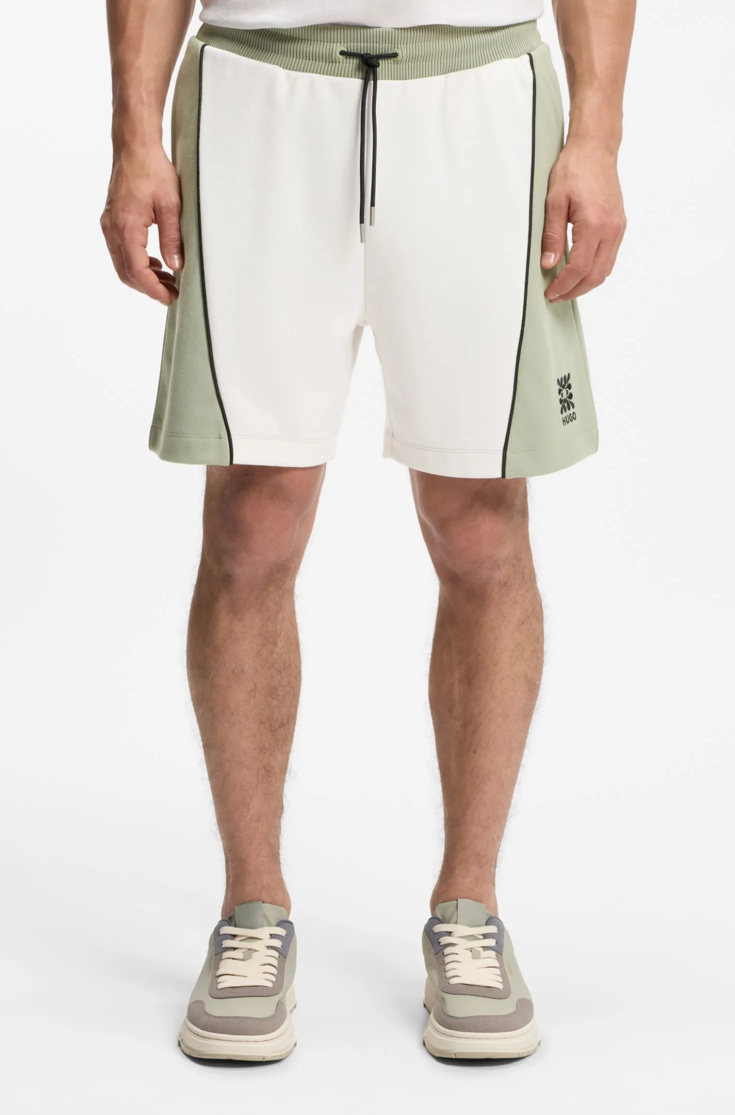Cotton-blend shorts with embroidered logo artwork
