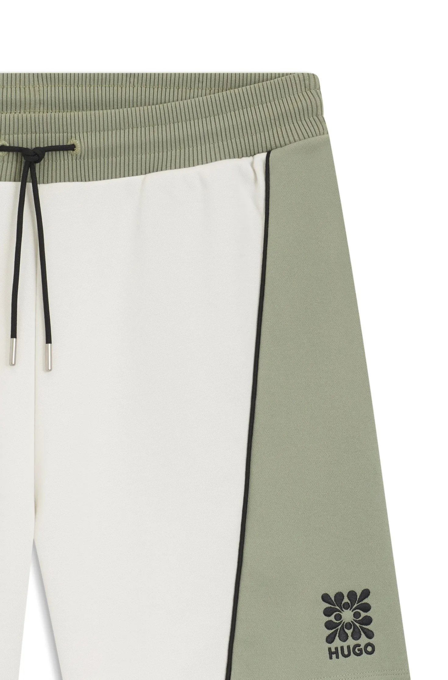 Cotton-blend shorts with embroidered logo artwork