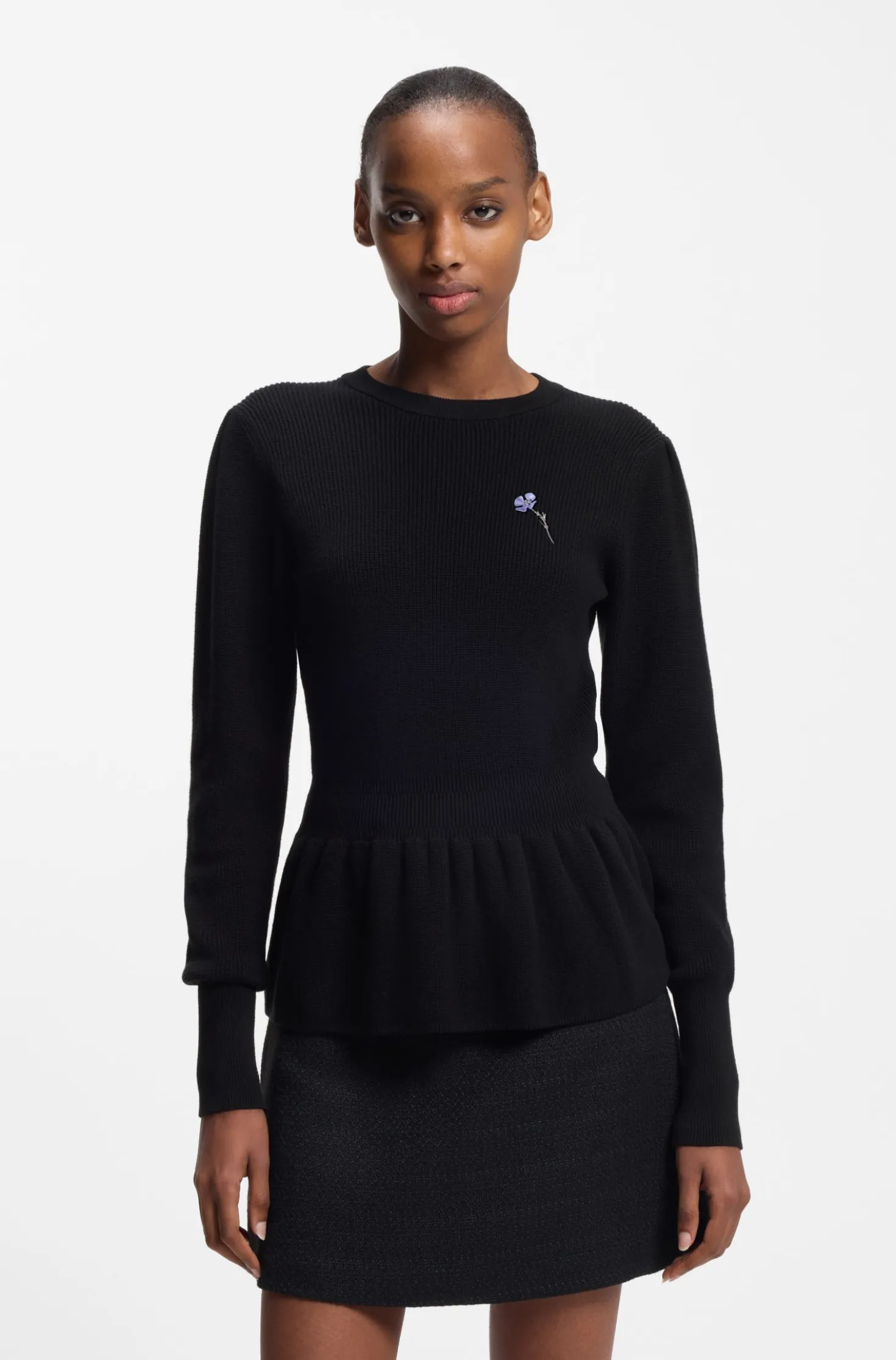 Cotton sweater with detachable floral brooch