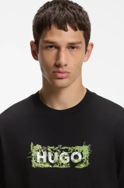 Cotton T-shirt with embroidered logo artwork