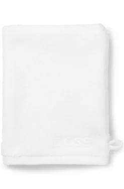 Cotton wash mitt with contrast embroidered logo
