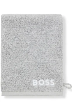 Cotton wash mitt with contrast embroidered logo