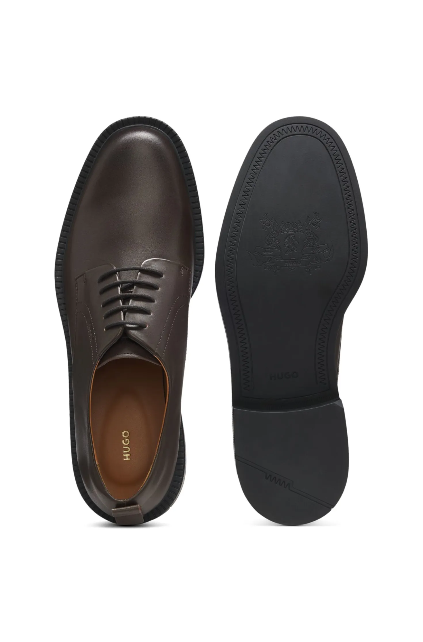 Derby shoes in leather with embossed logo