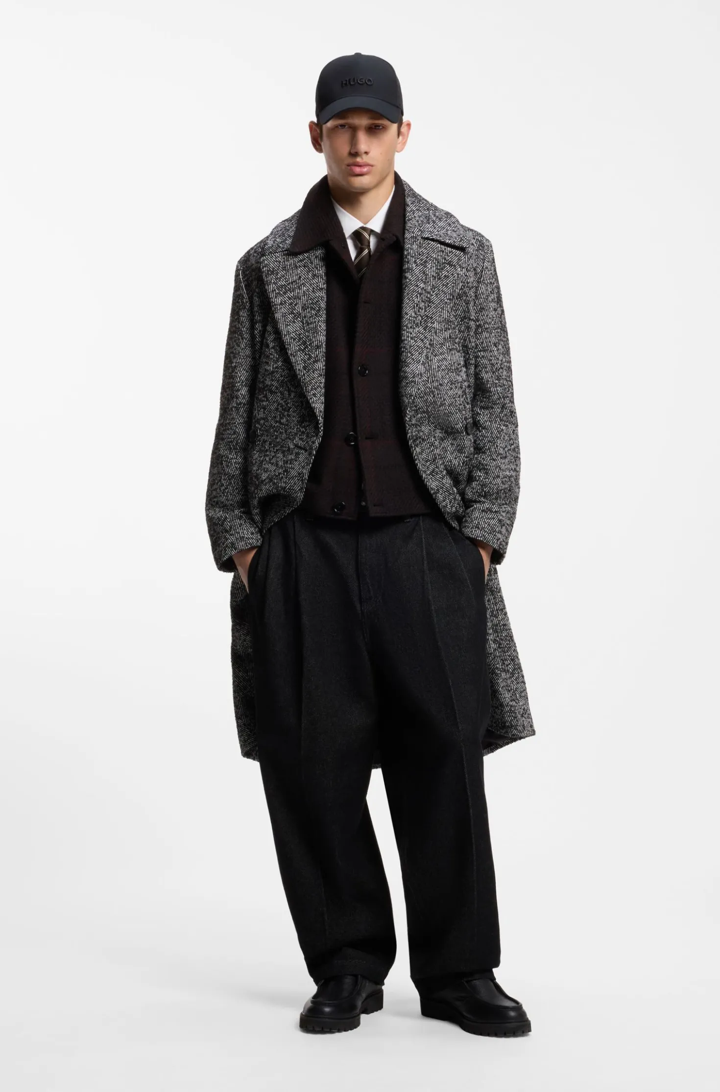Double-breasted coat in a virgin wool blend