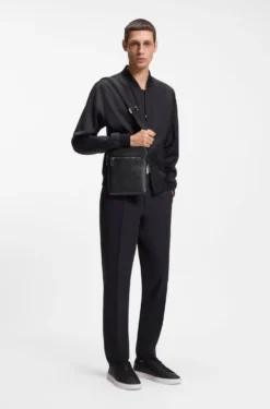 Envelope bag in Italian leather with embossed logo