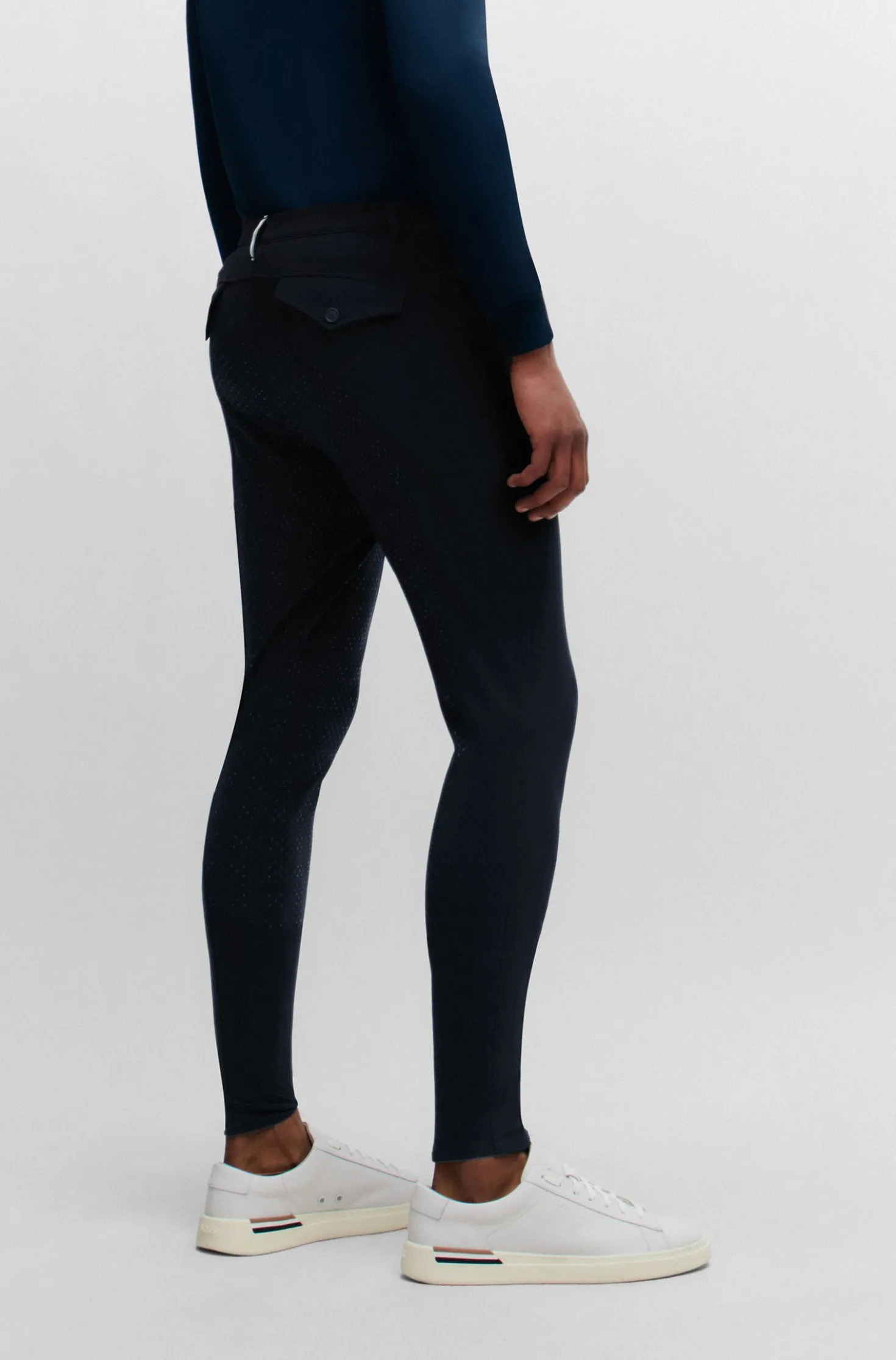 Equestrian breeches with full grip