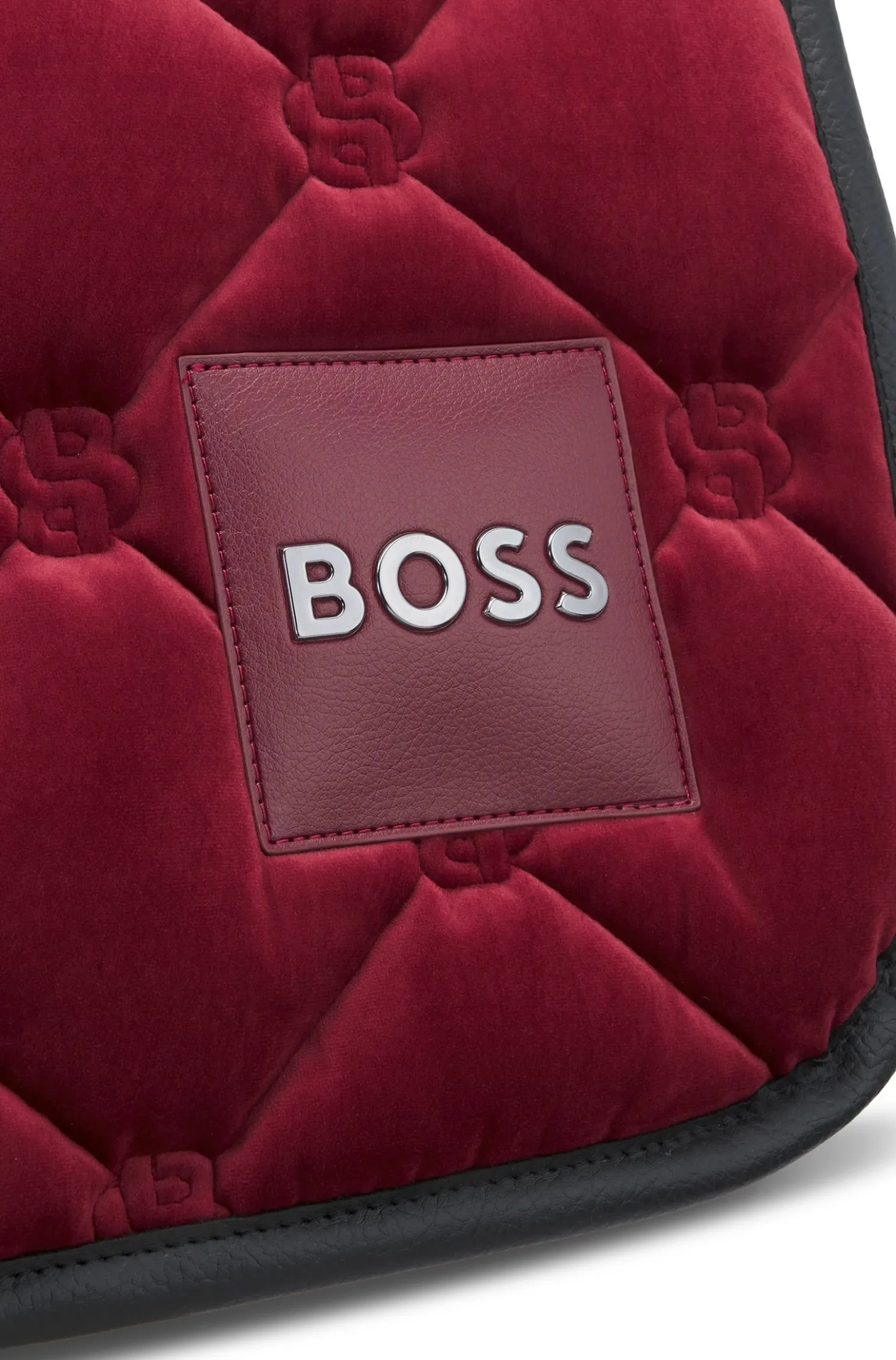 Equestrian jumping saddle pad in velvet