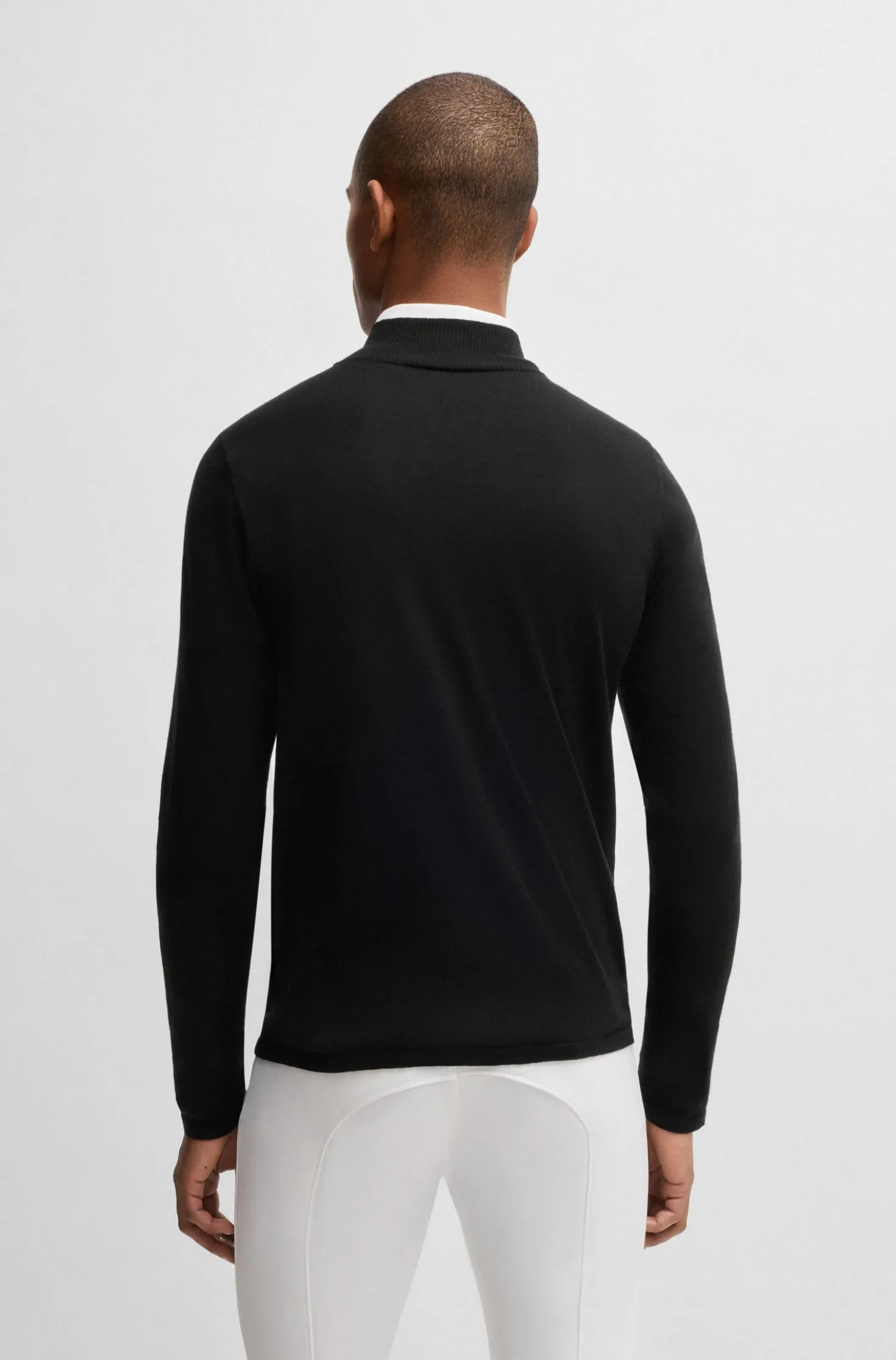 Equestrian troyer sweater with logo patch