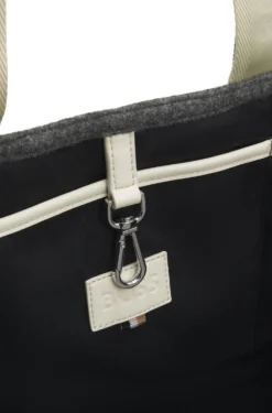 Fabric tote bag with contrast logo
