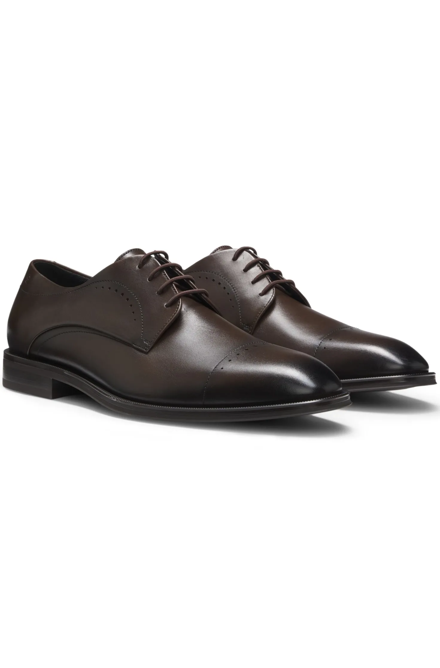 Italian-made Derby shoes in leather with cap toe