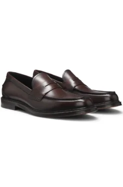 Italian-made loafers in soft leather