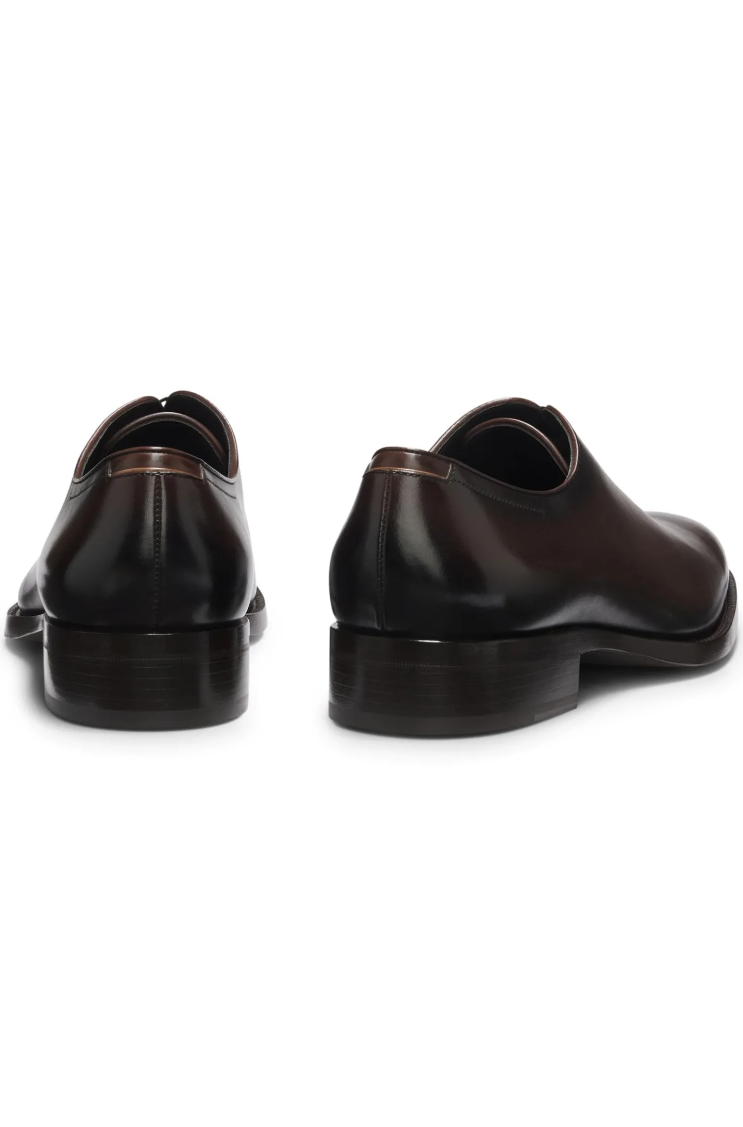 Italian-made Oxford shoes in burnished leather