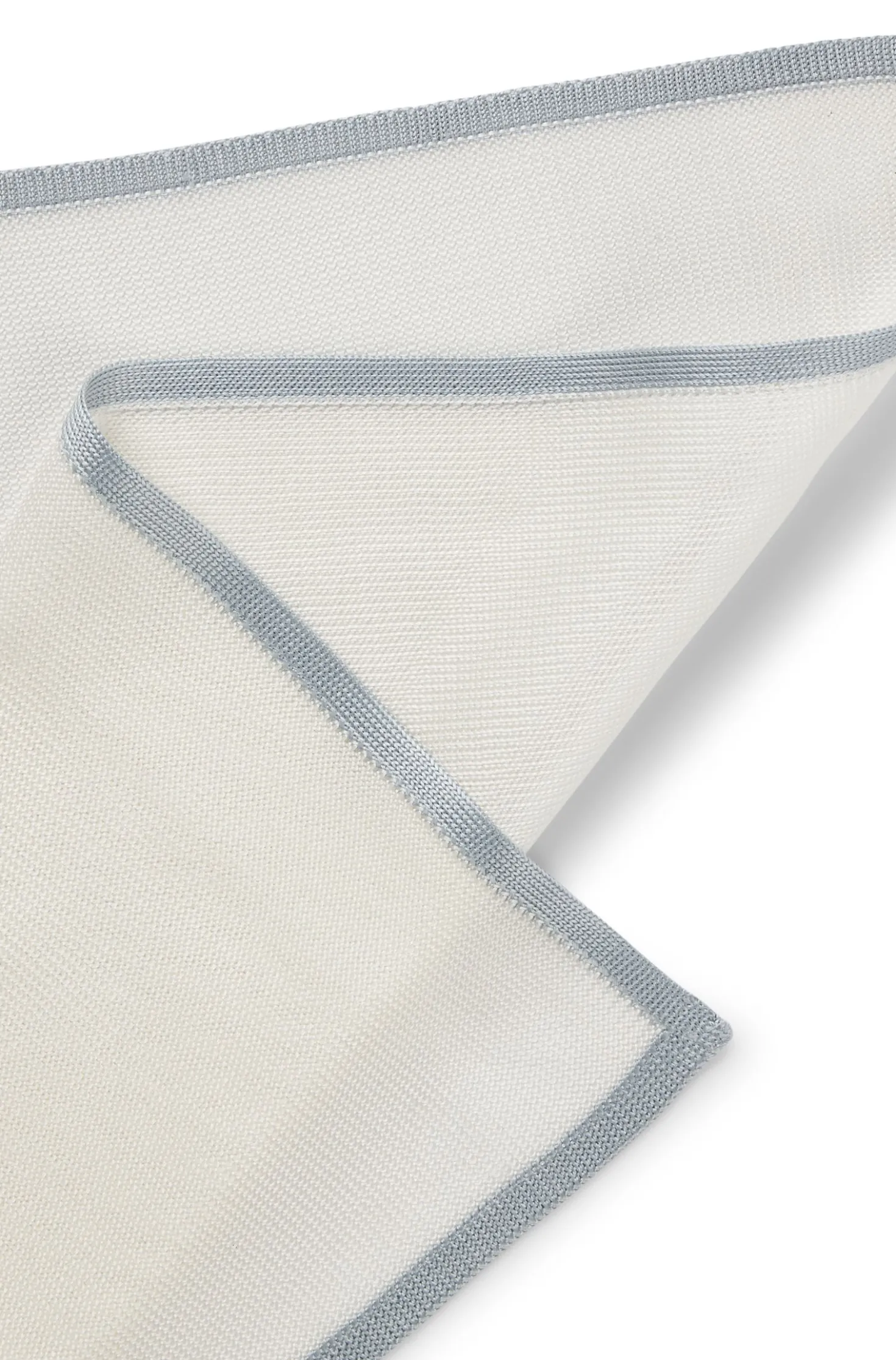 Knitted pocket square in Italian-made silk