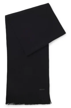 Knitted scarf in virgin wool with logo detail