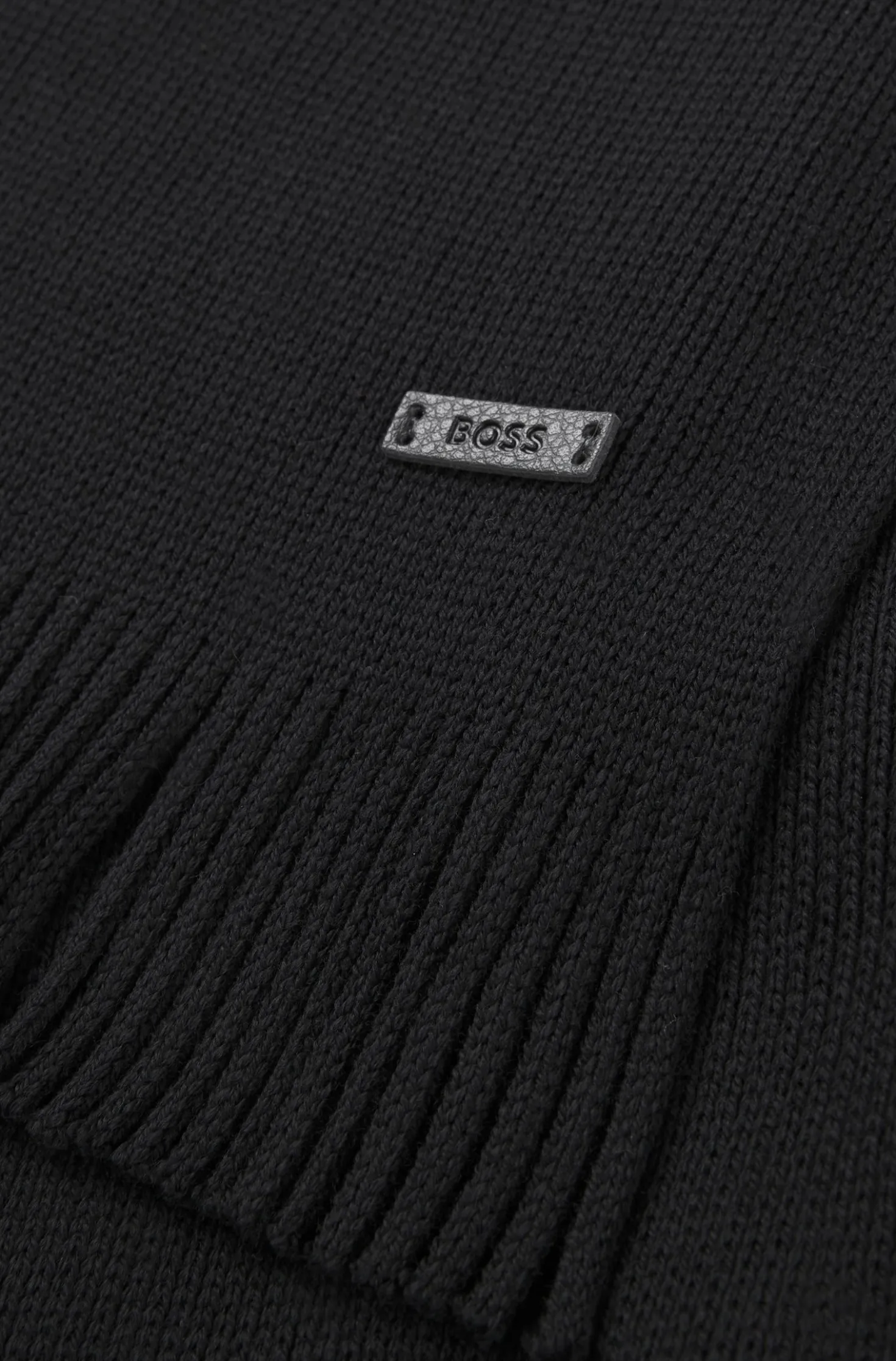 Knitted scarf in virgin wool with logo detail
