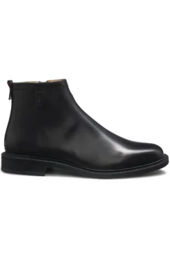 Leather boots with logo trim