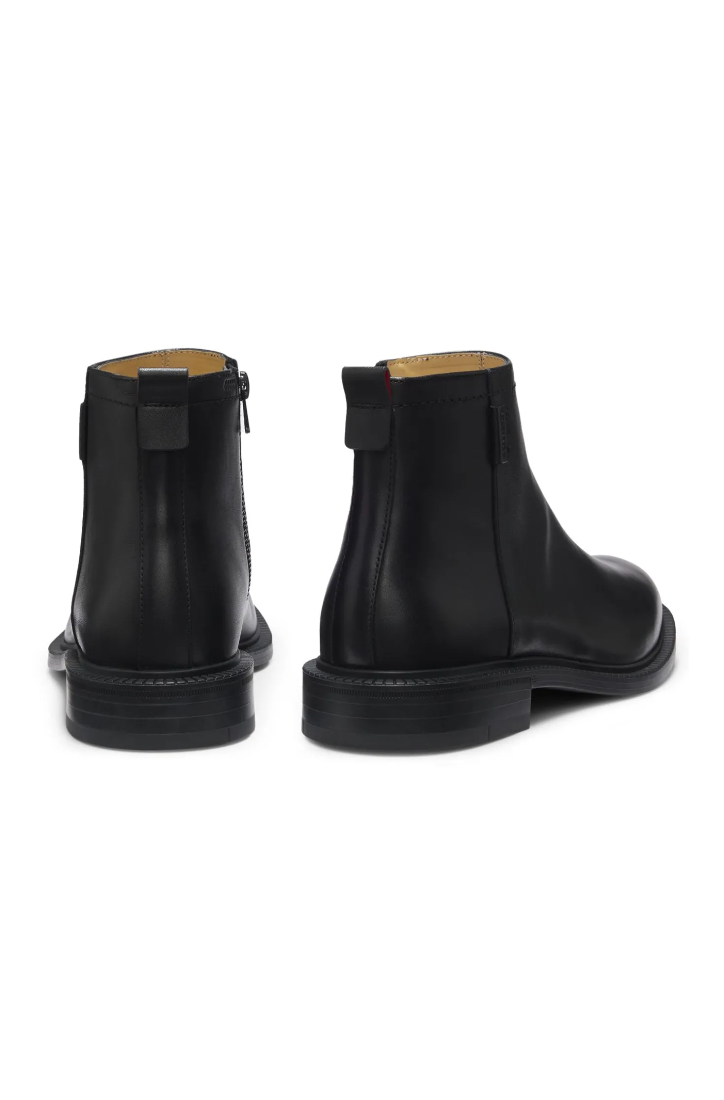 Leather boots with logo trim