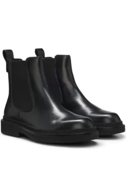 Leather Chelsea boots with gold-tone Double B monogram