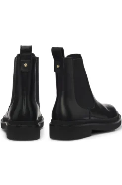 Leather Chelsea boots with gold-tone Double B monogram
