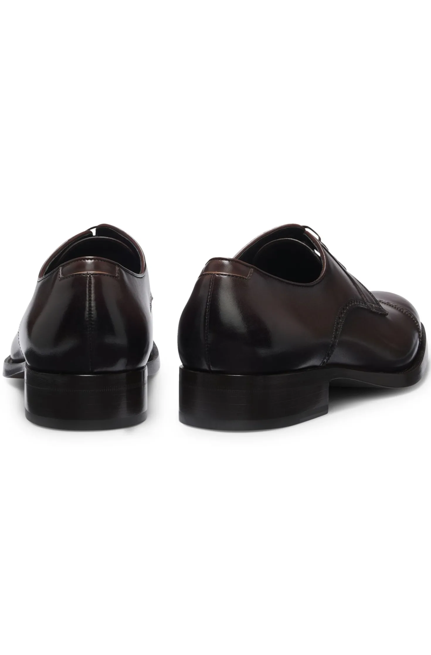 Leather Derby shoes with brogue details