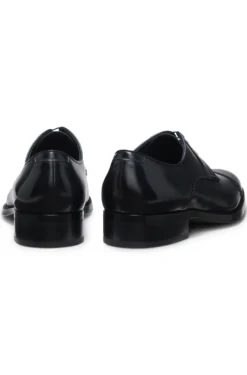 Leather Derby shoes with brogue details