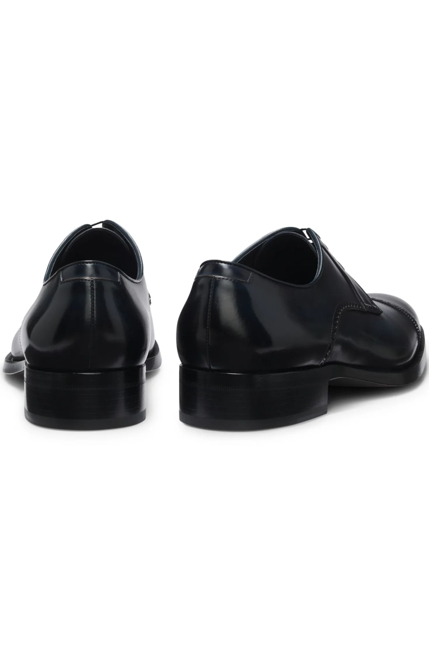 Leather Derby shoes with brogue details