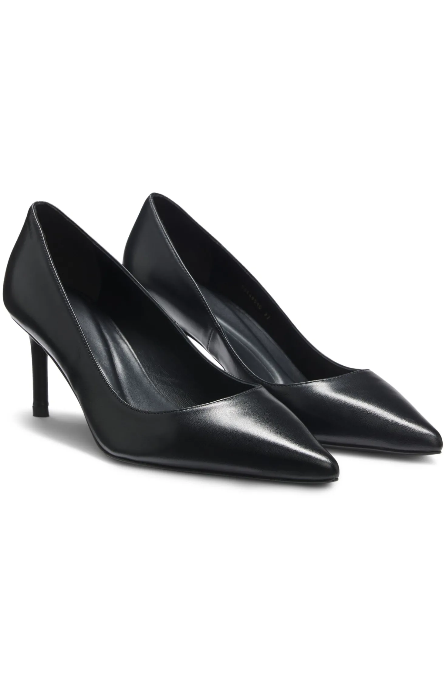 Leather pumps with pointed toe