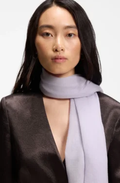Lightweight wool scarf with fringed trims