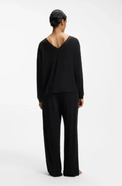 Long-sleeved pyjama top with lace neckline