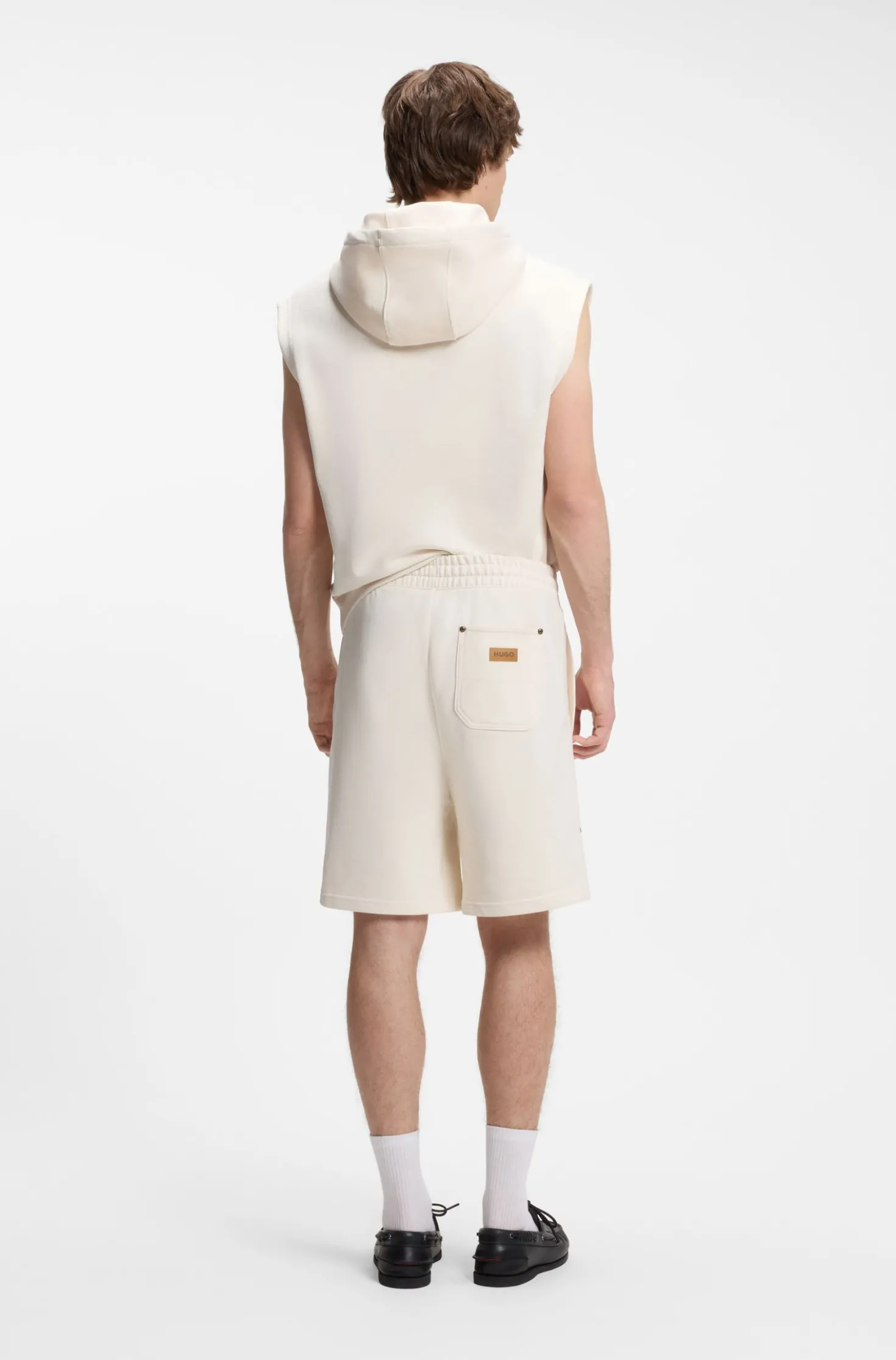 Loose-fit shorts in cotton with utility pockets