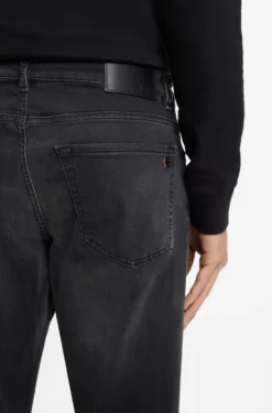 Maine regular-fit jeans in black super-stretch denim