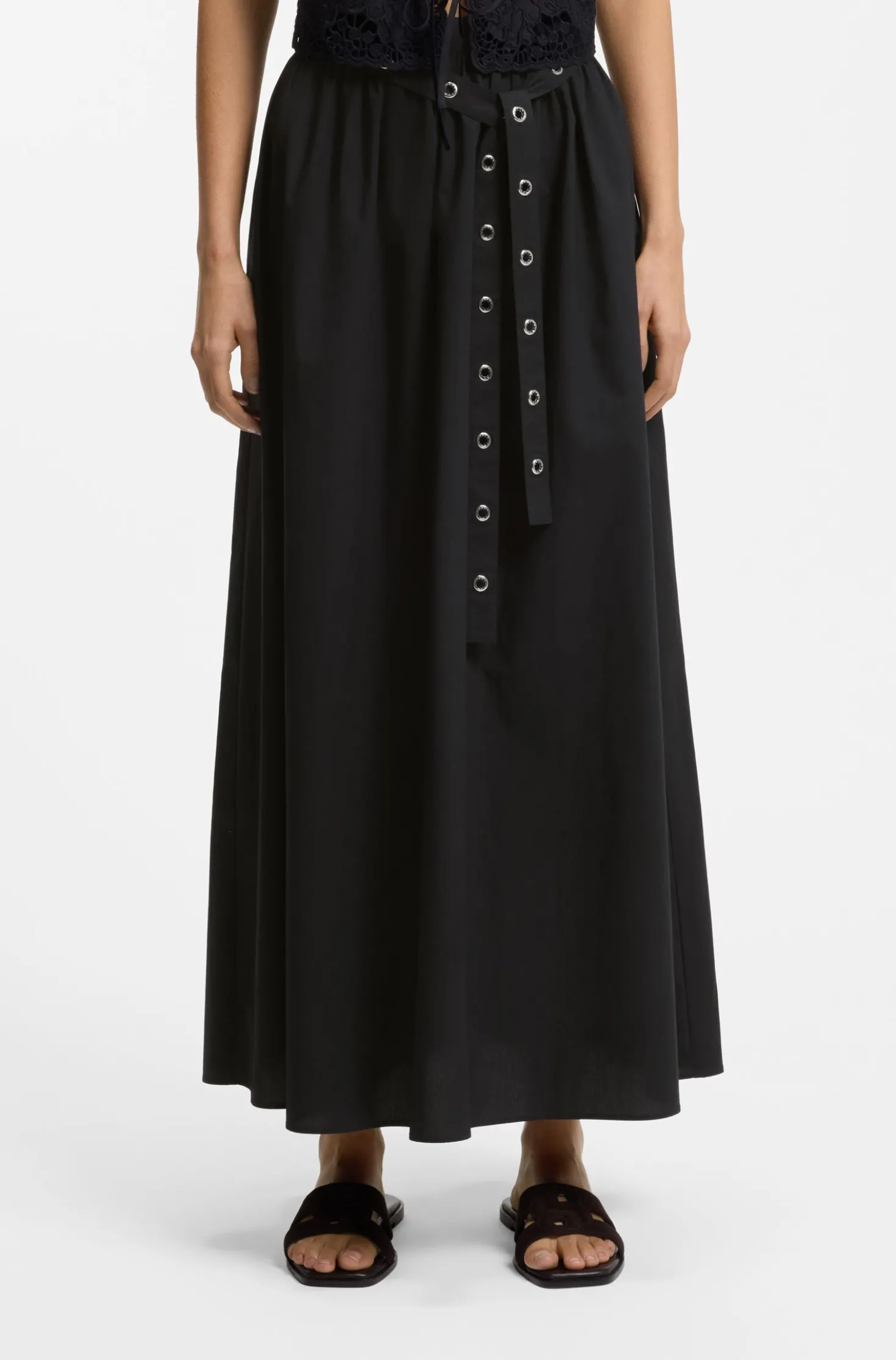 Maxi skirt in cotton poplin with eyelet belt