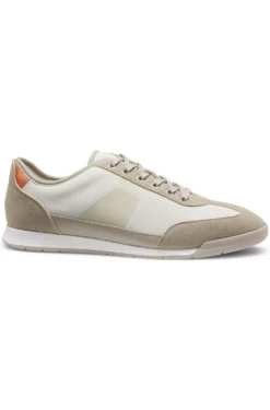 Mixed-material trainers with ridged outsole