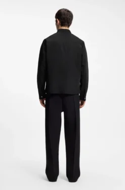 Oversized-fit shirt with zip closure