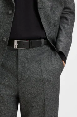 Patent-leather belt with red lining