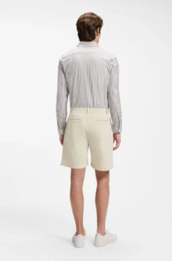 Pleated shorts with comfort waistband