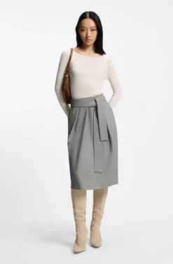 Pleat-front skirt with belt