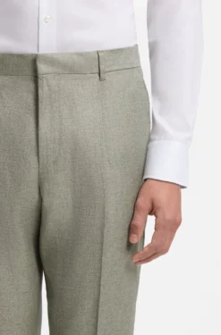 Pleat-front trousers in a linen blend