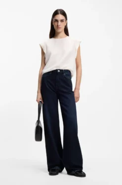 Regular-fit blouse with rear keyhole closure
