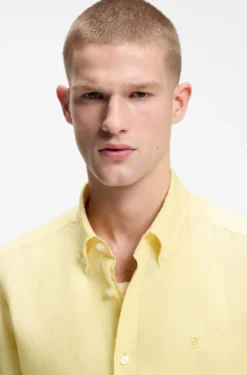Regular-fit button-down shirt in linen