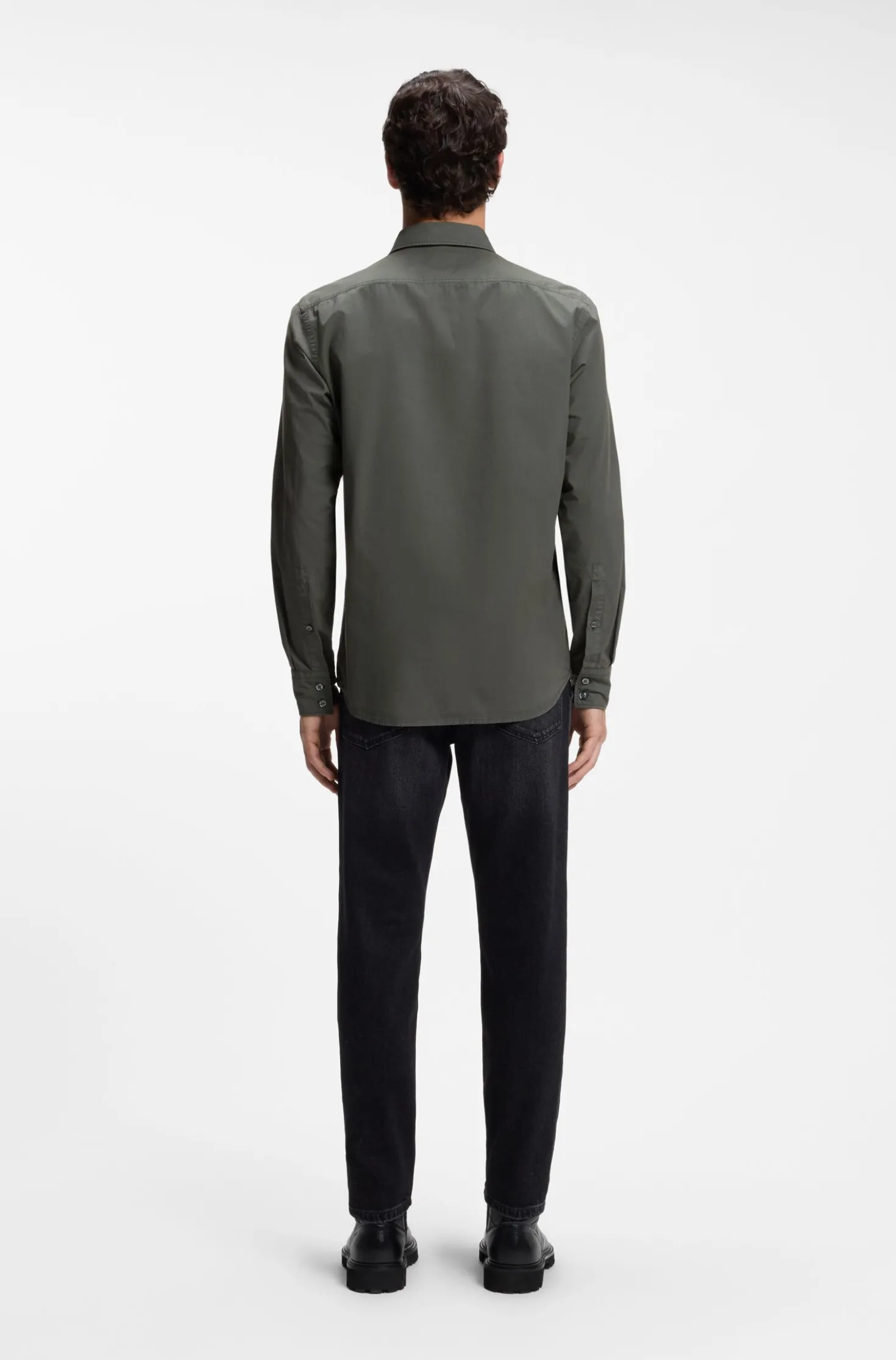 Regular-fit shirt in cotton poplin with embroidered logo