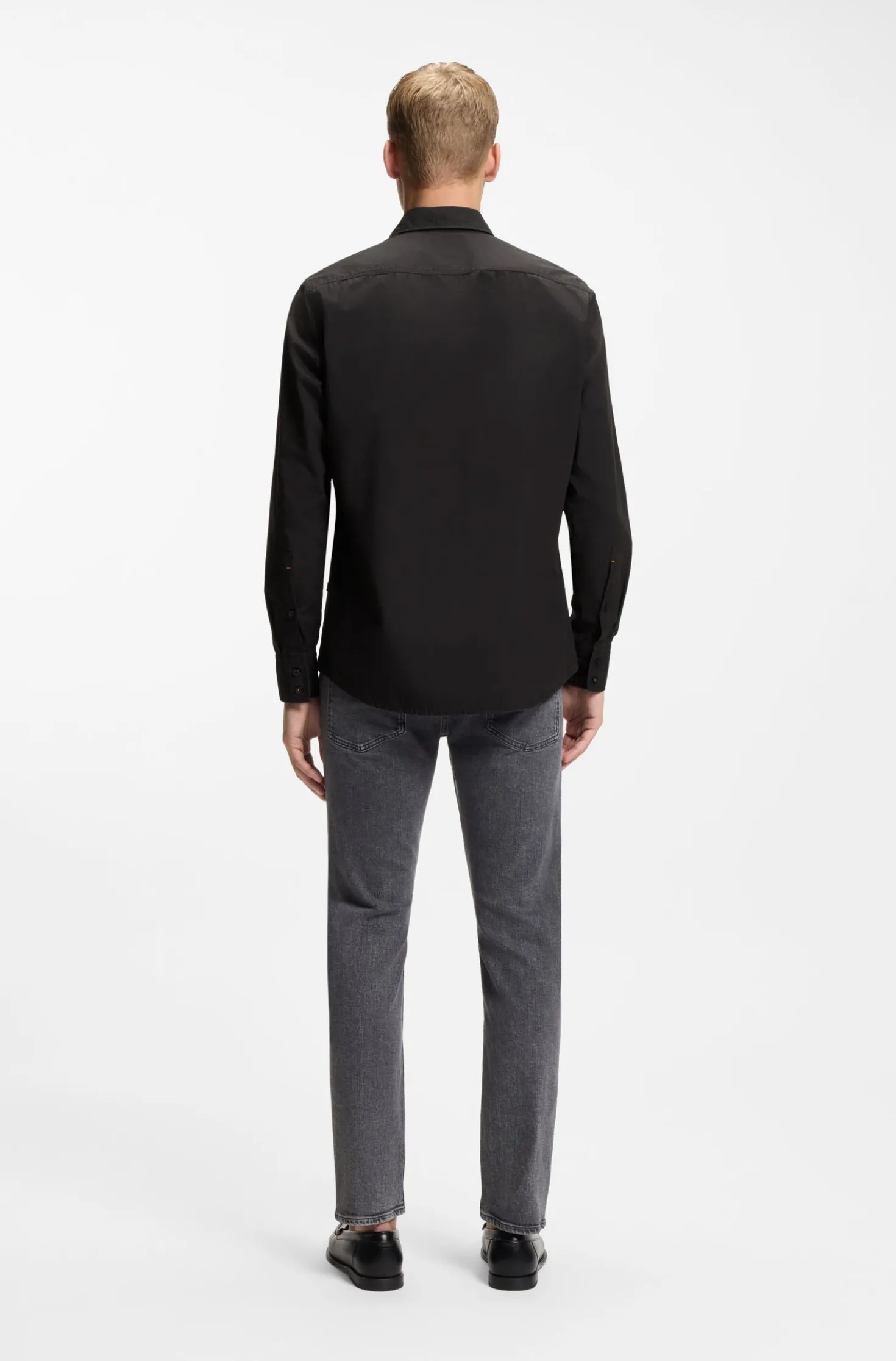 Regular-fit shirt in cotton poplin with embroidered logo