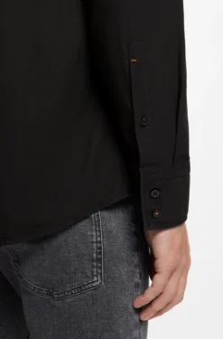 Regular-fit shirt in cotton poplin with embroidered logo