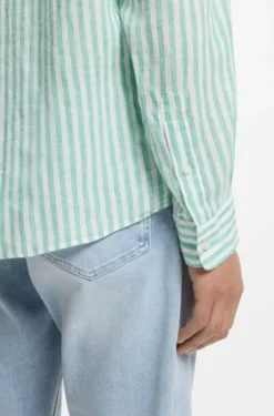 Regular-fit shirt in striped linen