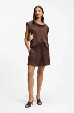 Regular-fit shorts in canvas with drawstring waist